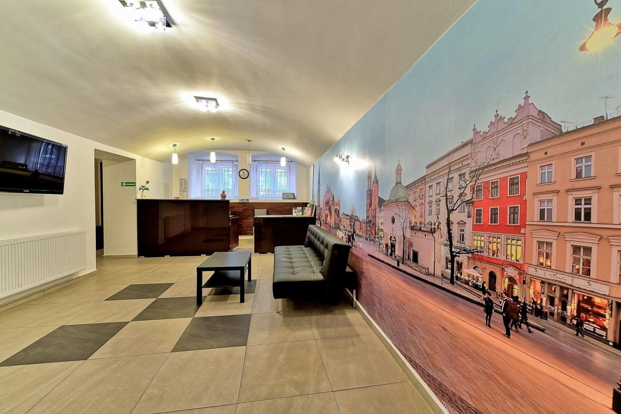 Апартаменты Old Town Luxe Retreat - King Bed - Steps To Main Square Краков Экстерьер фото