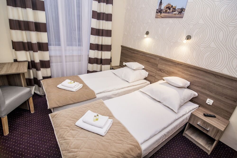 Апартаменты Old Town Luxe Retreat - King Bed - Steps To Main Square Краков Экстерьер фото